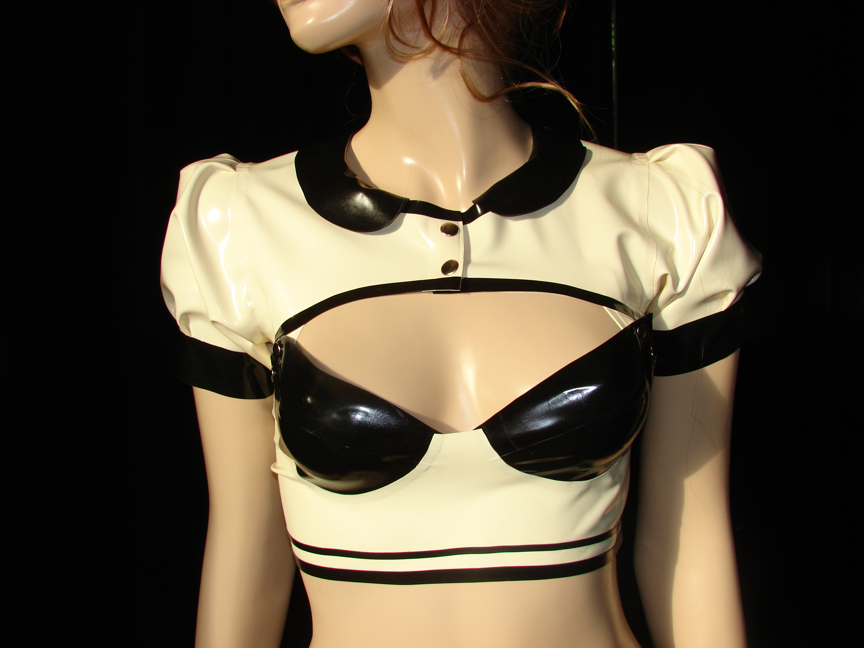 latex-032