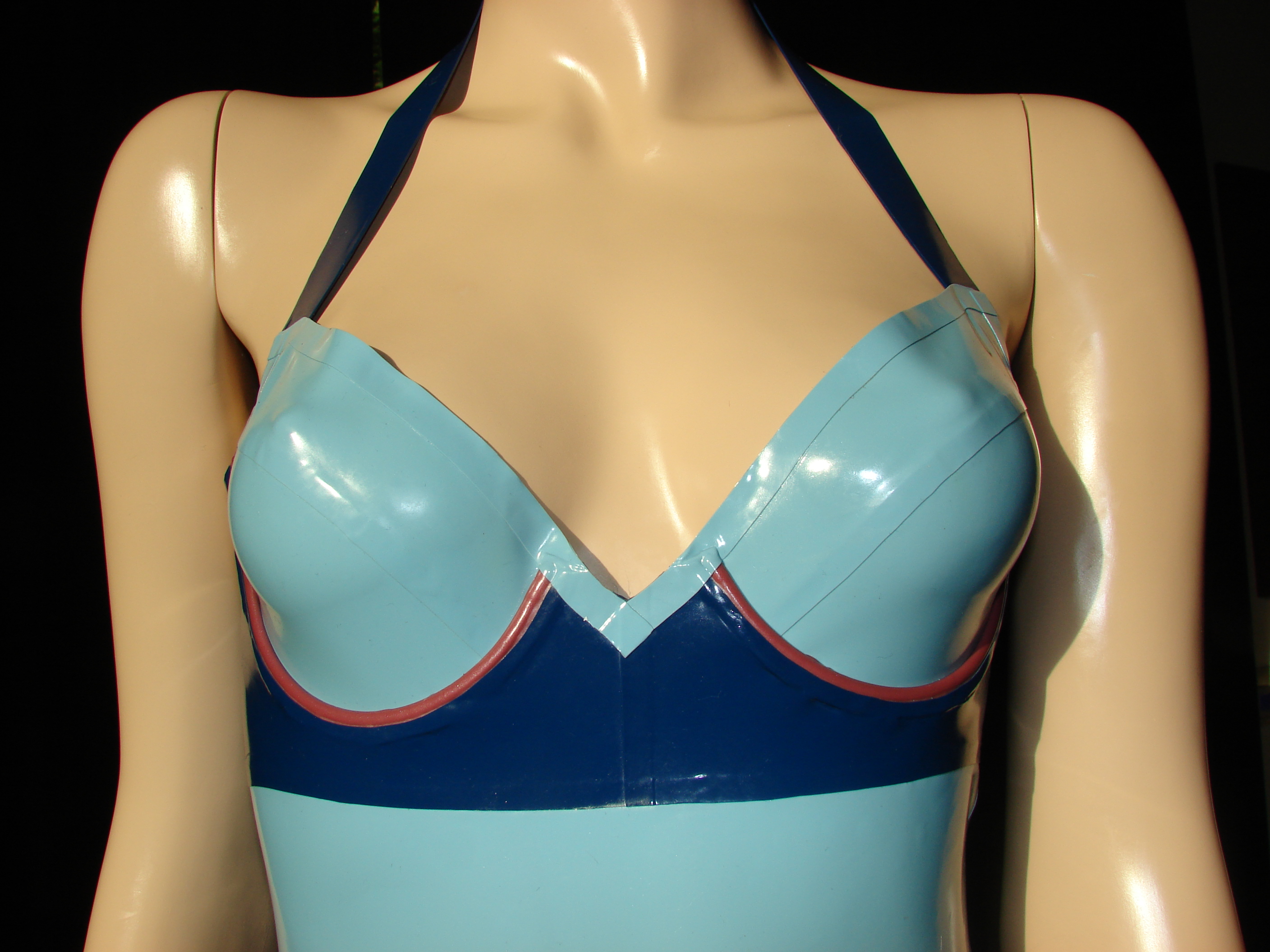 latex-055